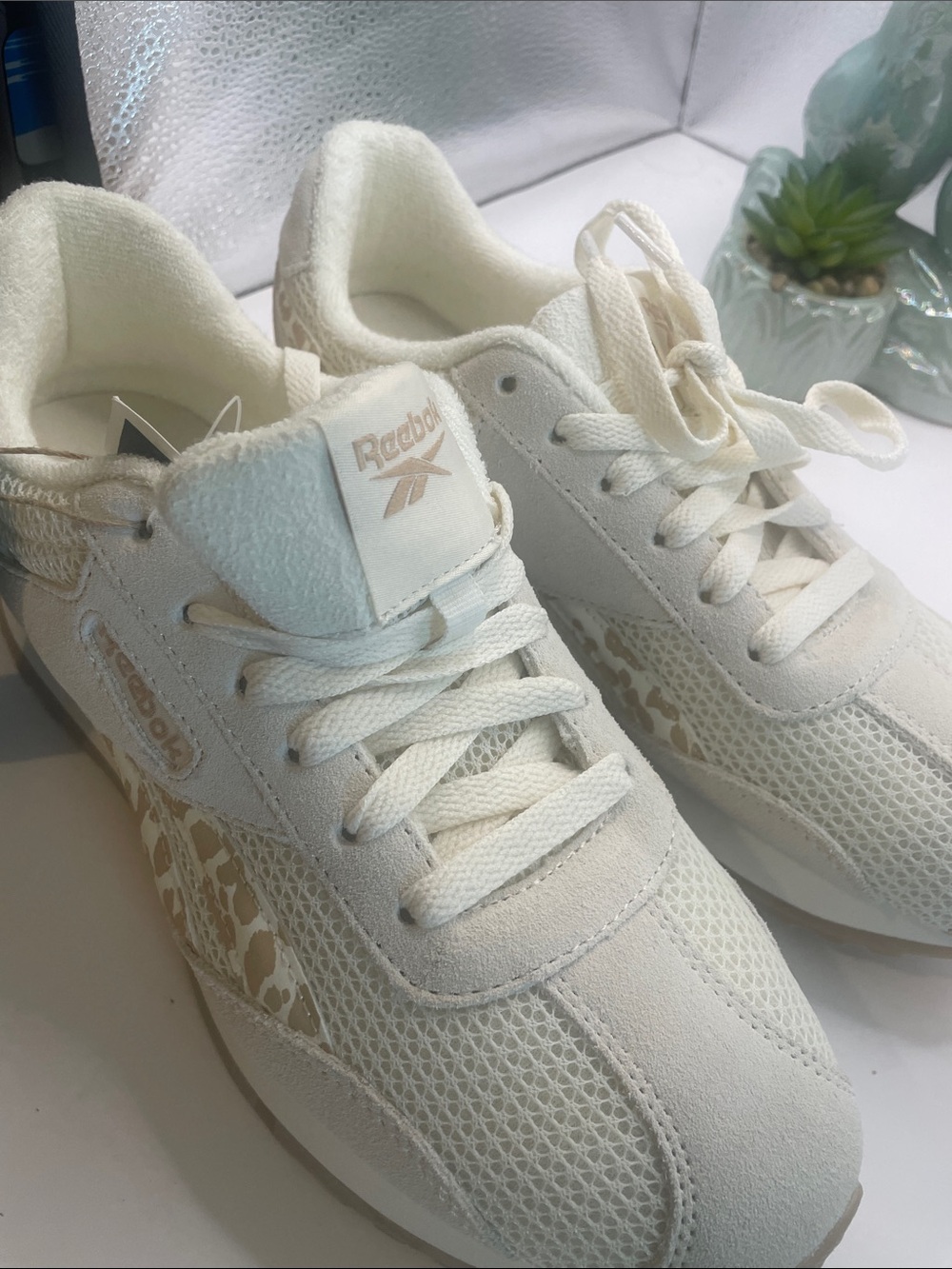 Reebok Women’s White and Beige Lace-Up Sneakers 000945